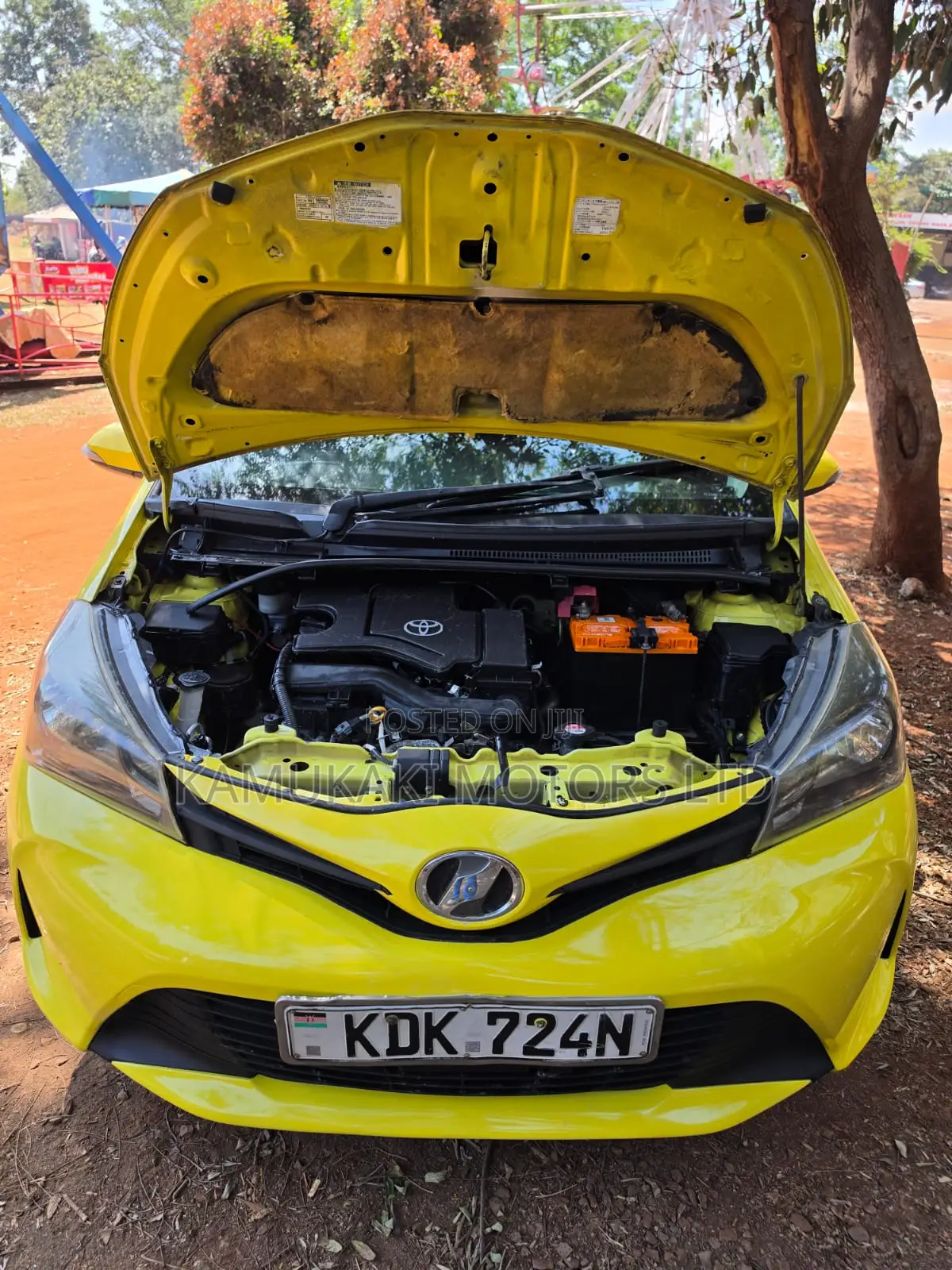 Toyota Vitz 2015 Yellow