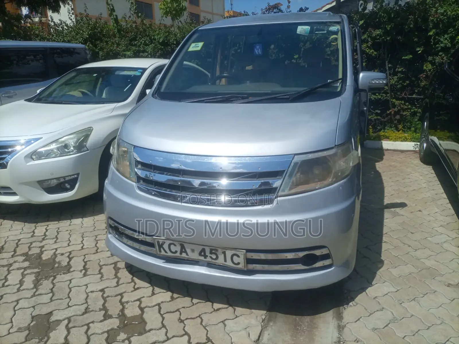 Nissan Serena 2017 Silver
