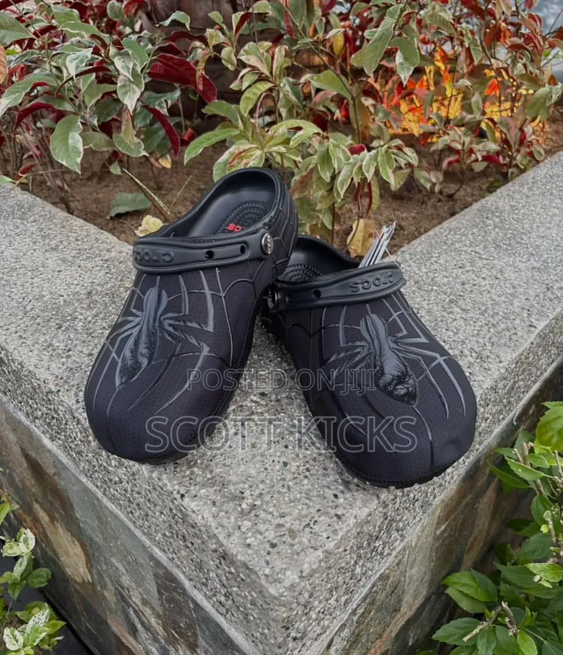 Spider-Man Neo Clogs (Black Marvel)