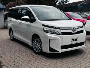 Toyota Voxy V 2WD 8-Seater 2019 Off white