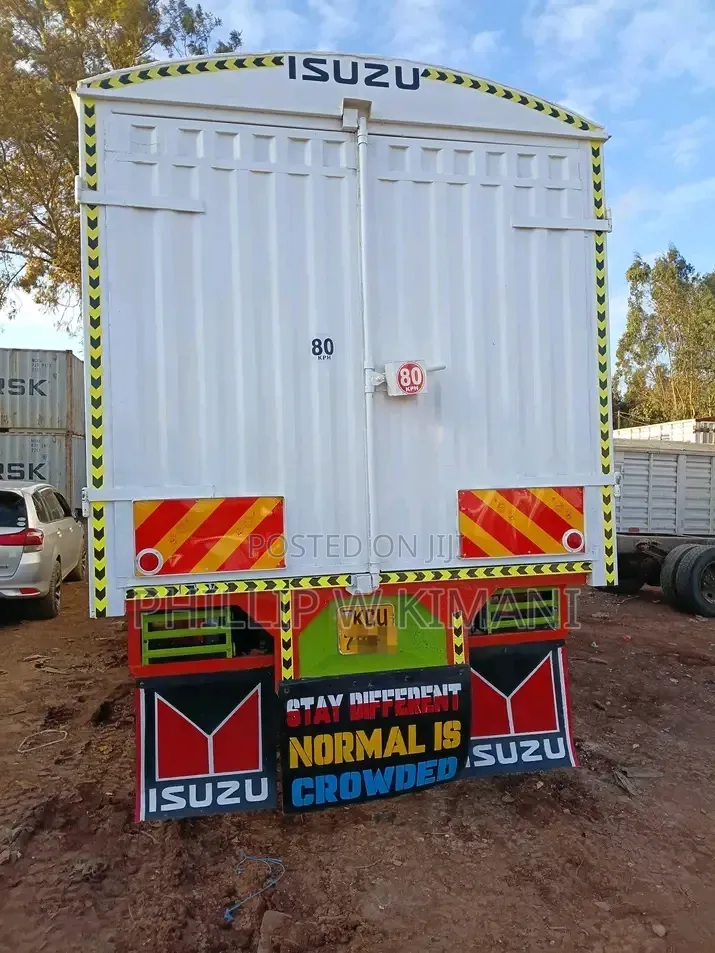 Isuzu FRR 33