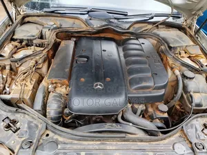 Mercedes-Benz E320 2004 Silver