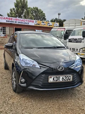 Toyota Vitz 2017 Black