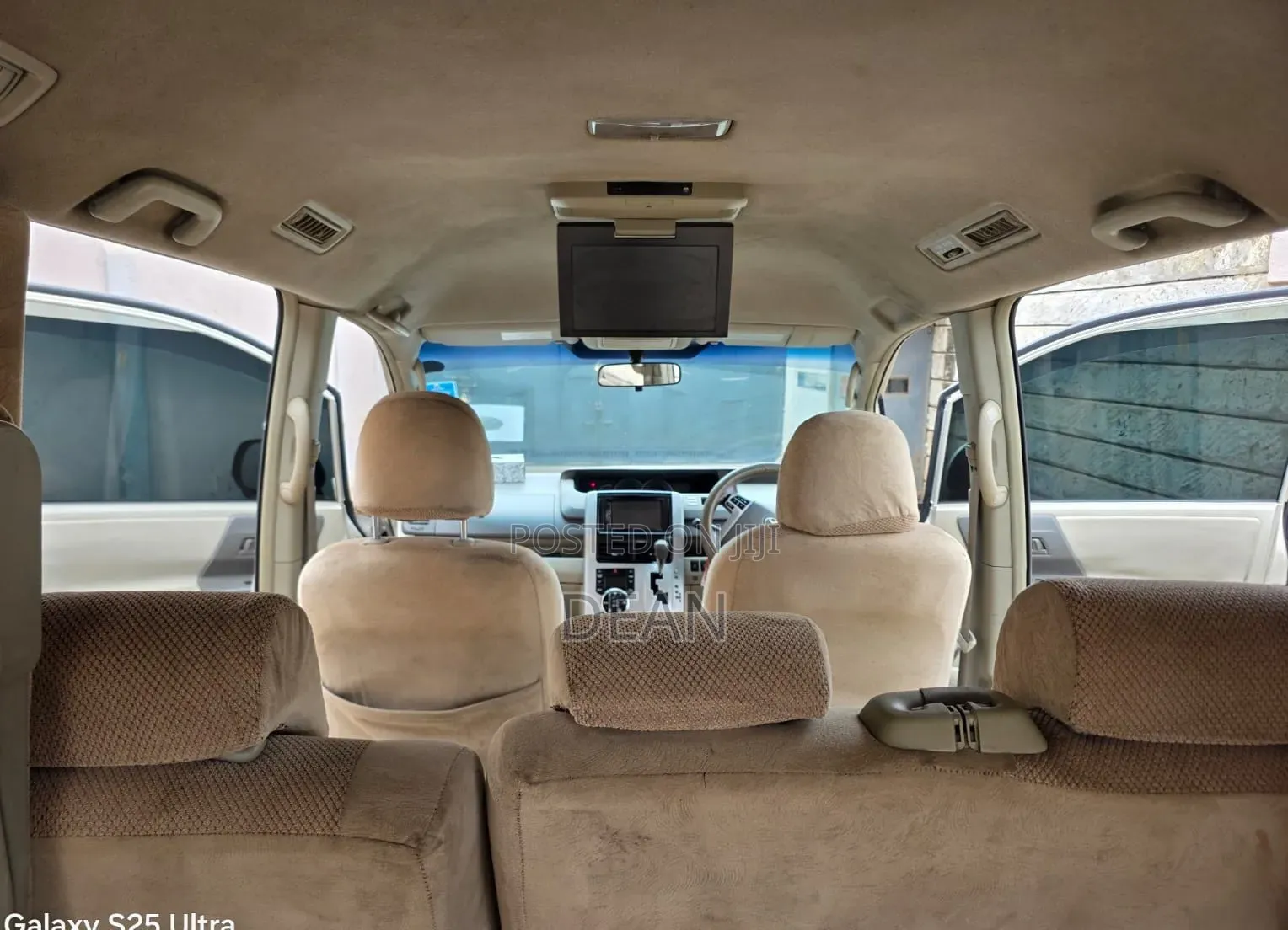 Toyota Noah 2012 Brown