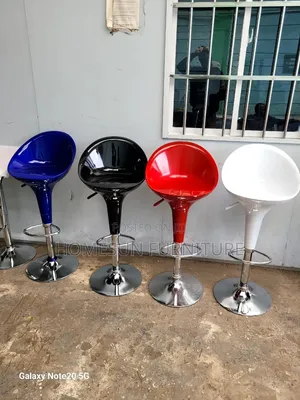 Plastic Bar Stool Adjustable in Height