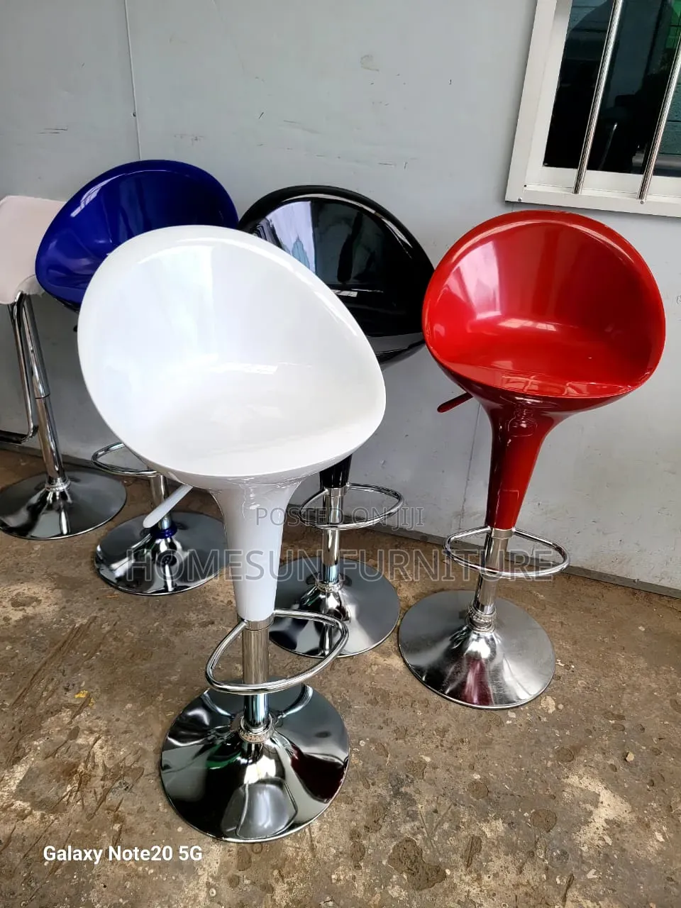 Plastic Bar Stool Adjustable in Height