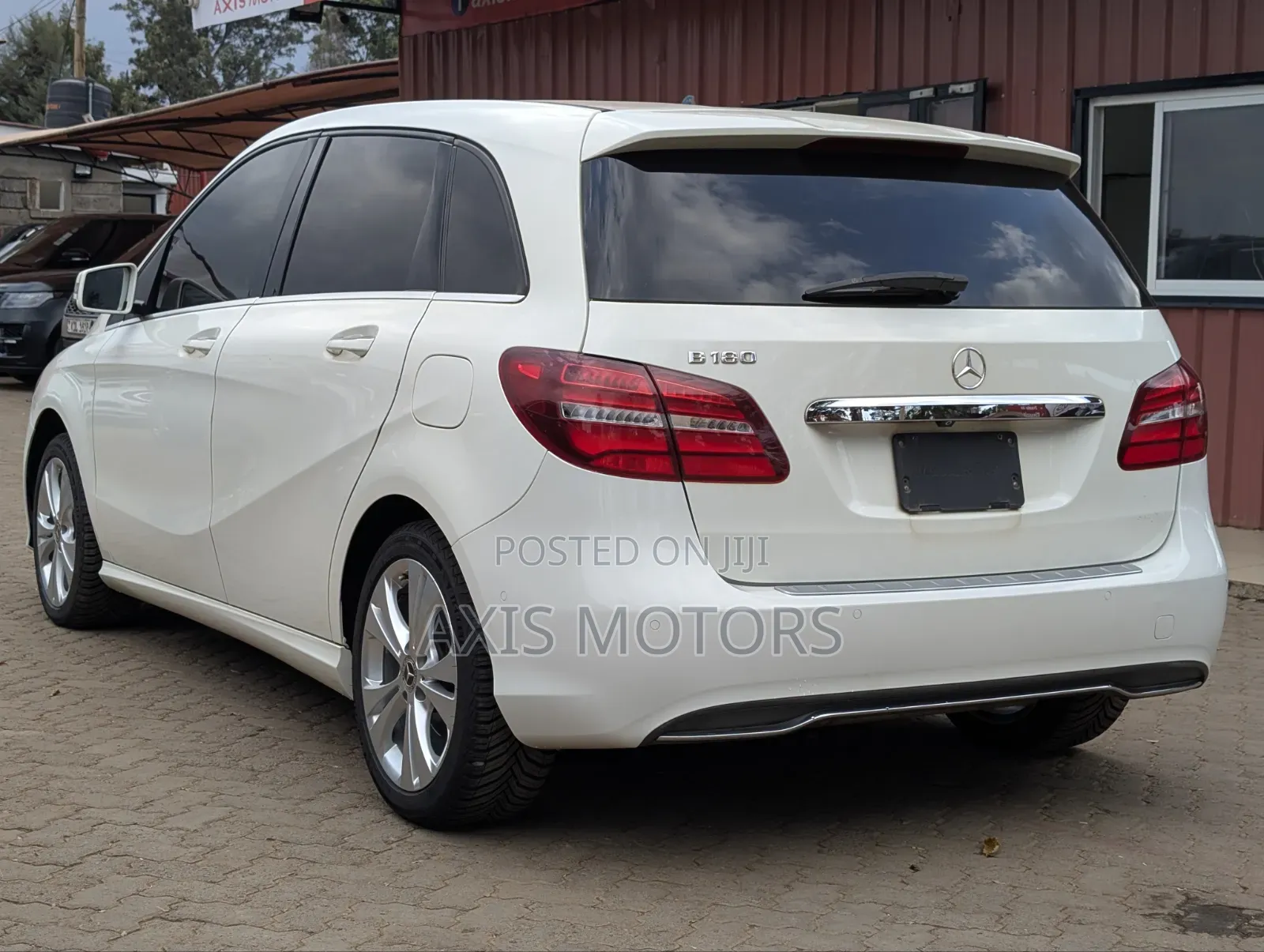 Mercedes-Benz B-Class B180 Petrol 2015 White