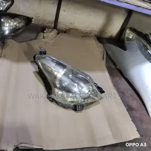 Toyota Ractis XENON Headlight, Model 2008/2010. Clean Ex Japan