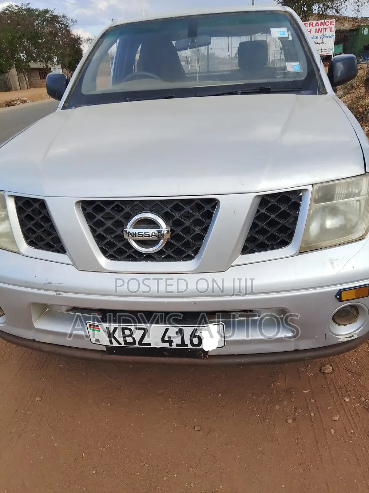 Nissan NP300 2010 Silver