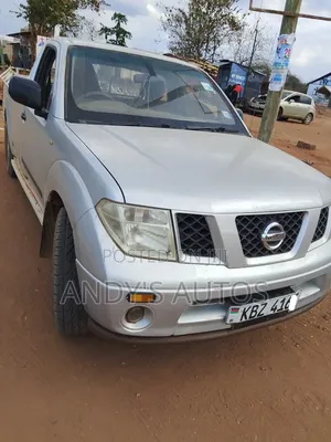 Nissan NP300 2010 Silver