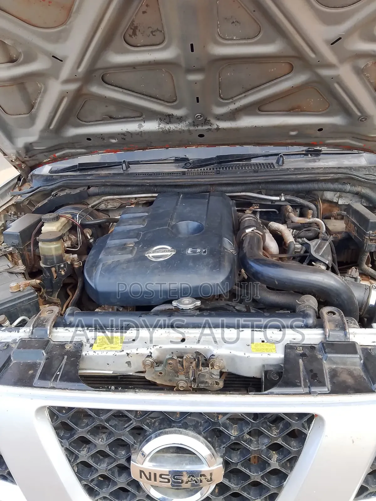 Nissan NP300 2010 Silver