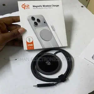 Modern Design Magnetic Wireless Type-C Phone Charger