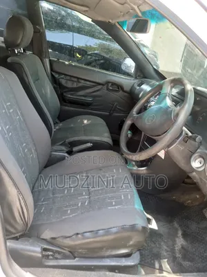 Toyota Corolla 2001 White