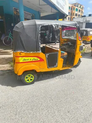 Bajaj RE 2023 Yellow