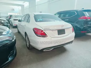 Mercedes-Benz C200 2019 White