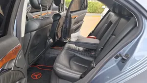 Mercedes-Benz E200 2005 Blue