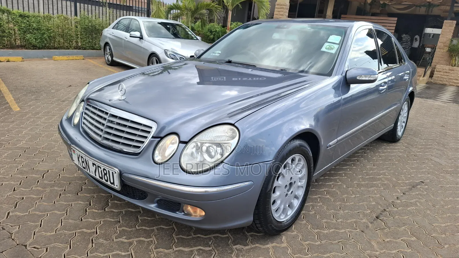 Mercedes-Benz E200 2005 Blue