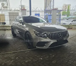 Mercedes-Benz E200 2019 Brown