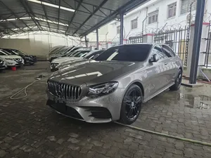 Mercedes-Benz E200 2019 Brown