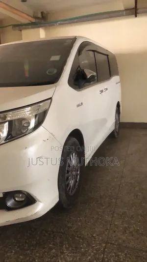 Toyota Noah 2017 White