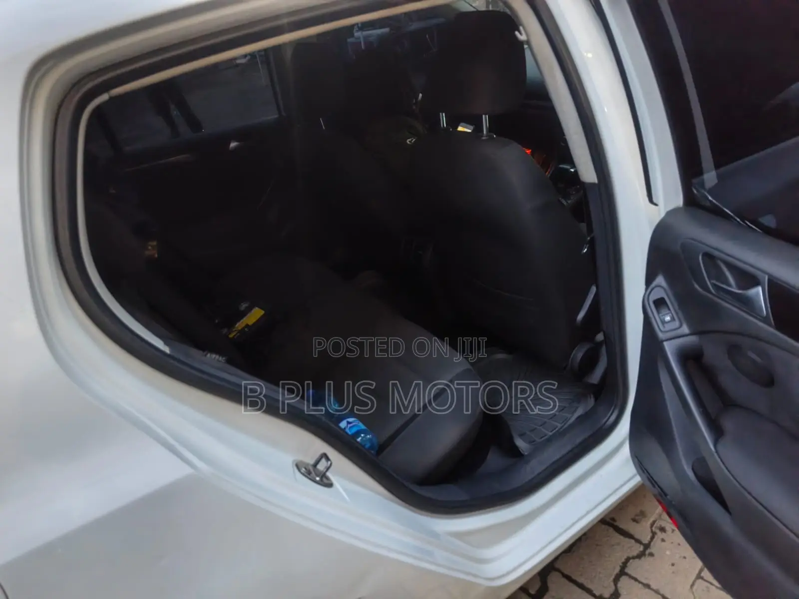 Volkswagen Polo 2010 White