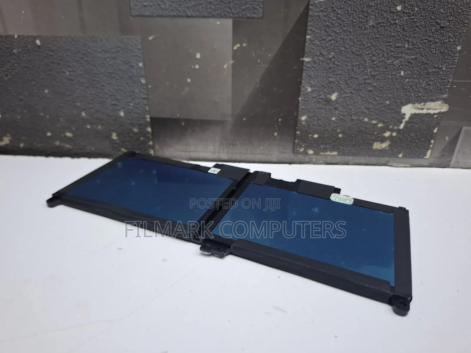 Original Dell Type MXV9V Internal Rechargeable Laptop Battery