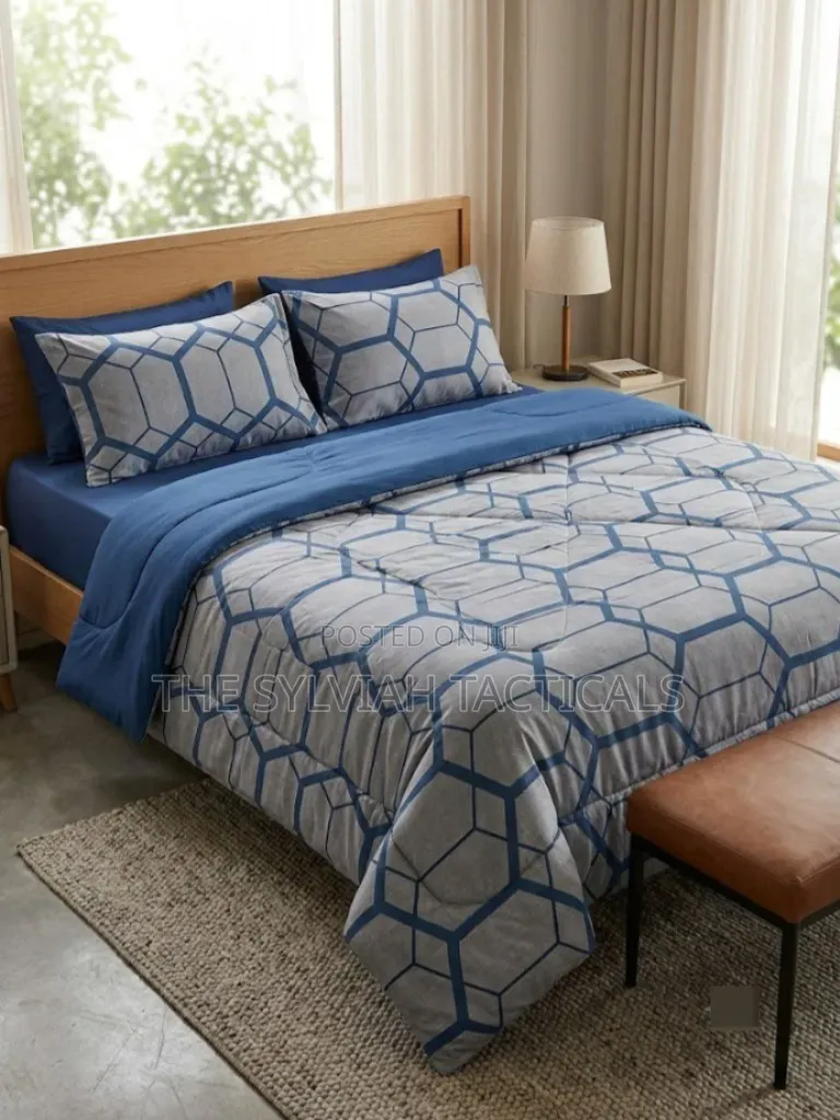 *Cotton Binded Duvet* Size: 7*8 Pillowcases: 2pcs Bedsheet: