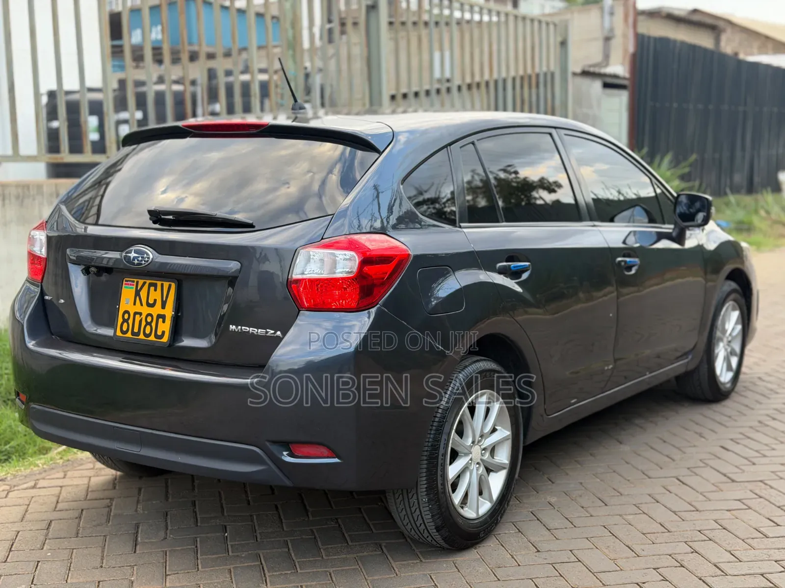 Subaru Impreza 2.0i Hatchback 2012 Gray