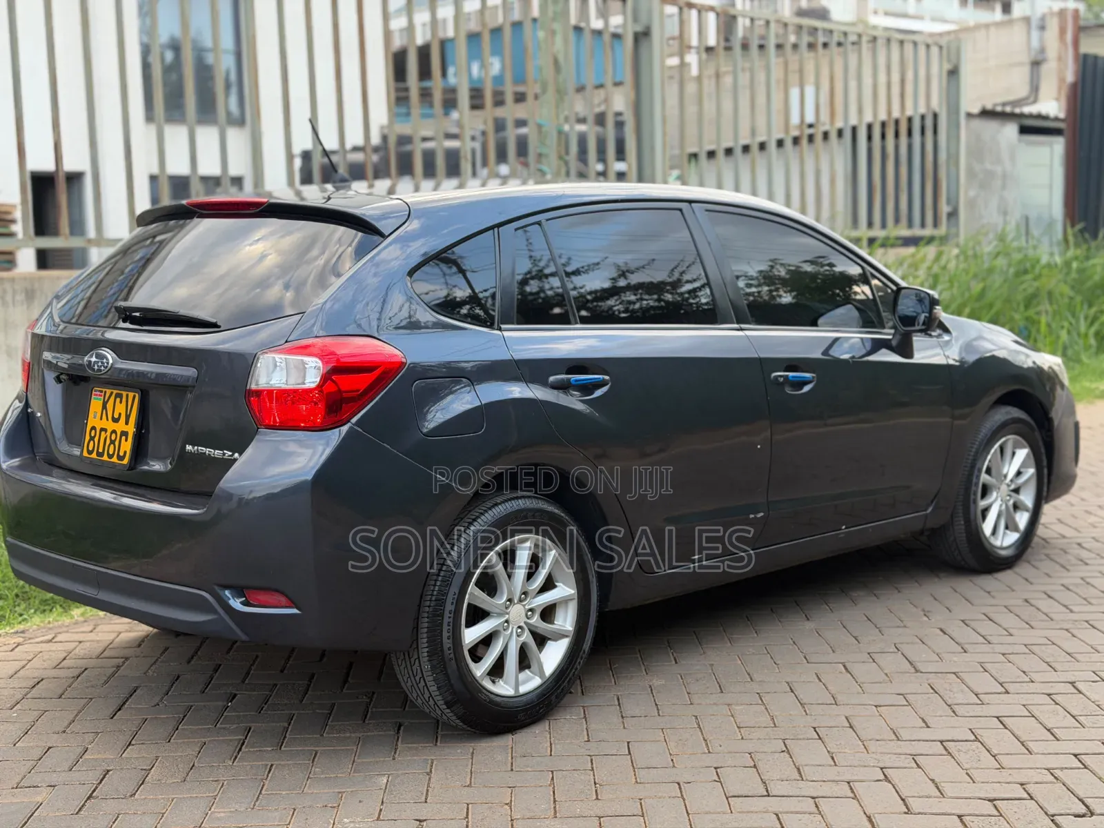 Subaru Impreza 2.0i Hatchback 2012 Gray