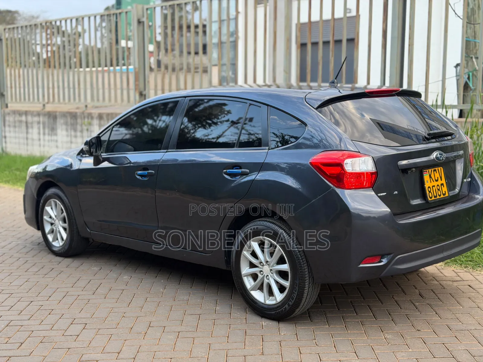 Subaru Impreza 2.0i Hatchback 2012 Gray