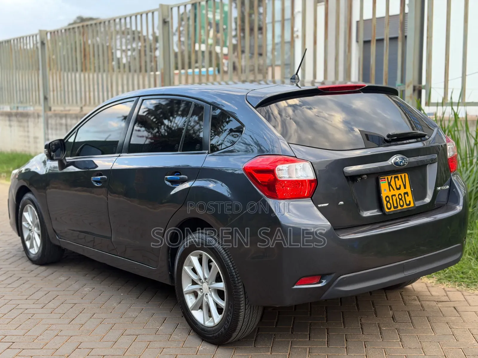 Subaru Impreza 2.0i Hatchback 2012 Gray
