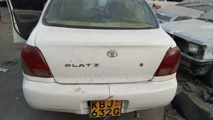 Toyota Platz 1.5 FWD 2002 White