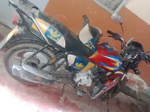 Bajaj Boxer 150 UG 2022 Red
