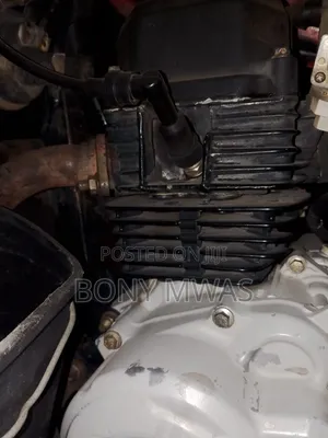 Bajaj Boxer 150 UG 2022 Red