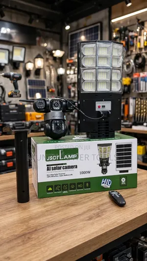 1000Watts Ai Triple Lens 4G Solar Camera With Street Light