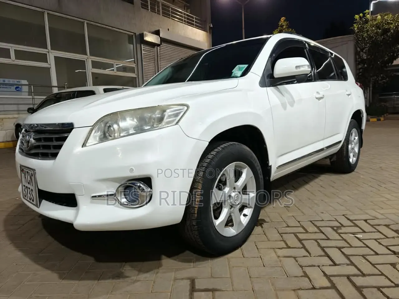 Toyota Vanguard 2010 White