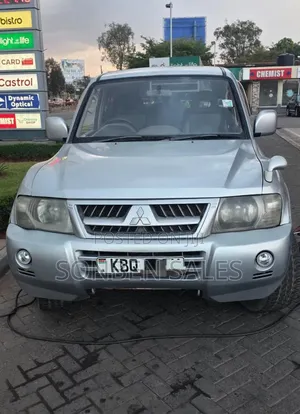 Mitsubishi Pajero Super Exceed 2006 Silver