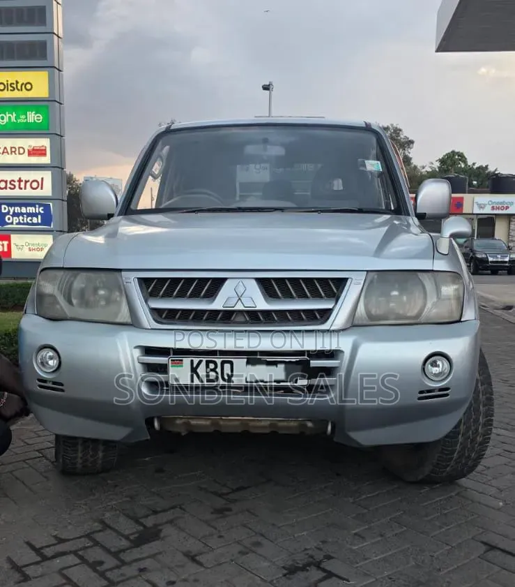 Mitsubishi Pajero Super Exceed 2006 Silver