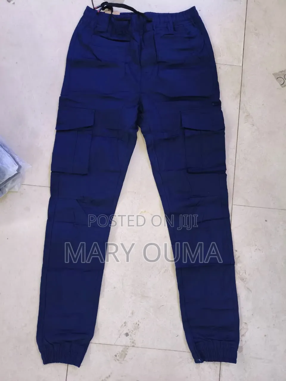 Men Plain and Side Pockets Khaki Trouser