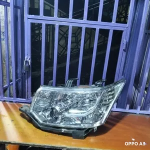 Mitsubishi Delica Model 2015 Xenon Headlamp, Shiny Clean Ex Japan
