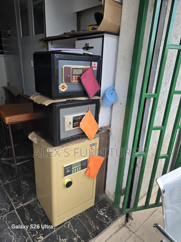 Chavel Chrome Safe