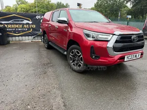 Toyota Hilux 2023 Red