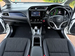 Honda Shuttle 1.5 Hybrid 2WD 2019
