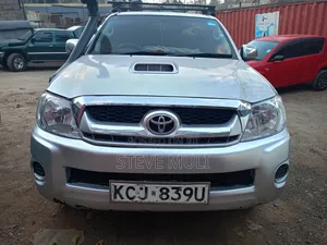 Toyota Hilux 2009 Silver