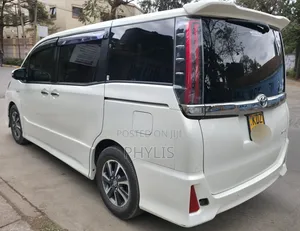Toyota Noah 2019 White