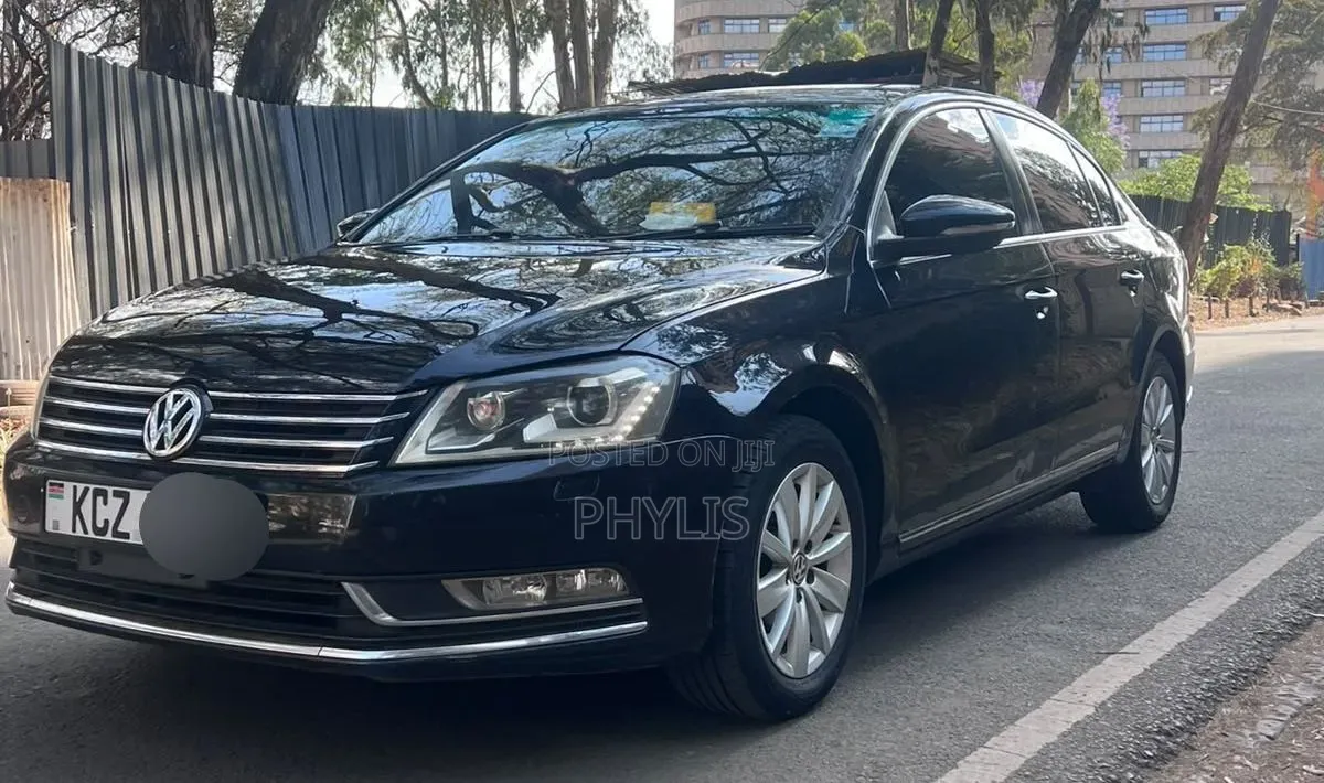 Volkswagen Passat 2012 Black
