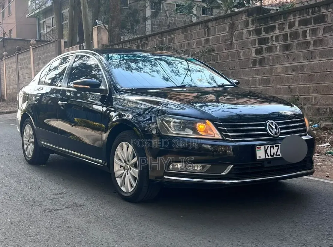 Volkswagen Passat 2012 Black