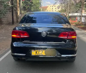 Volkswagen Passat 2012 Black