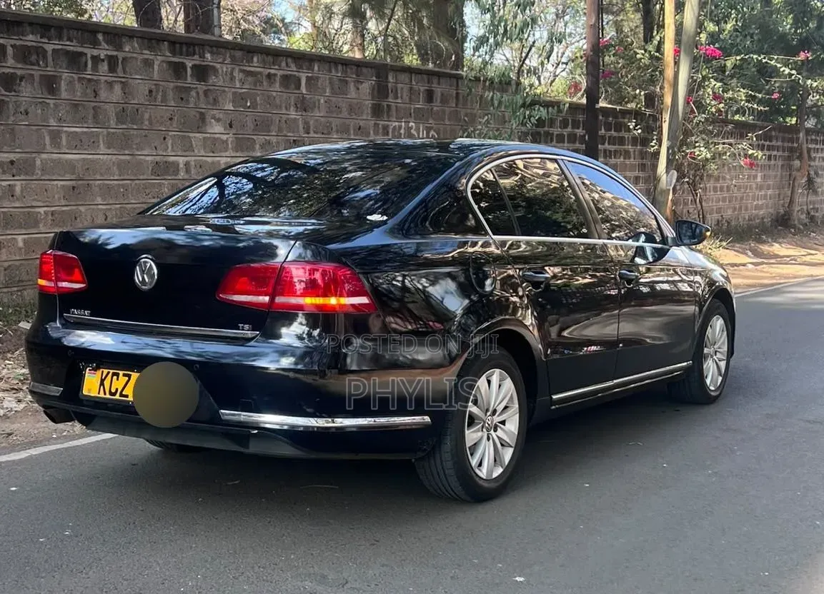 Volkswagen Passat 2012 Black