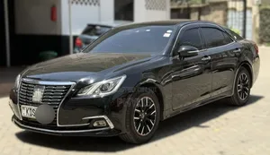 Toyota Crown 2016 Black